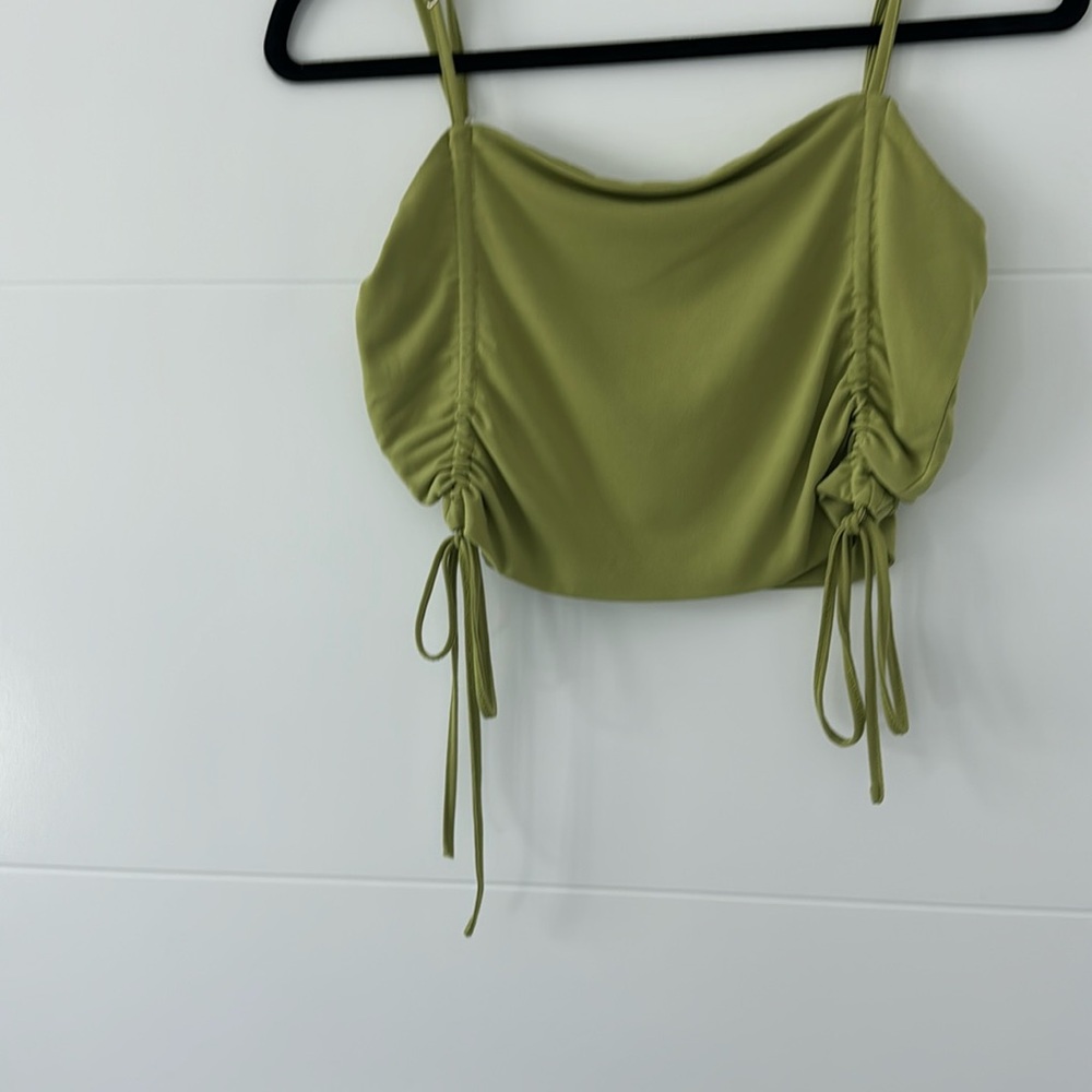 Adjustable tie tank